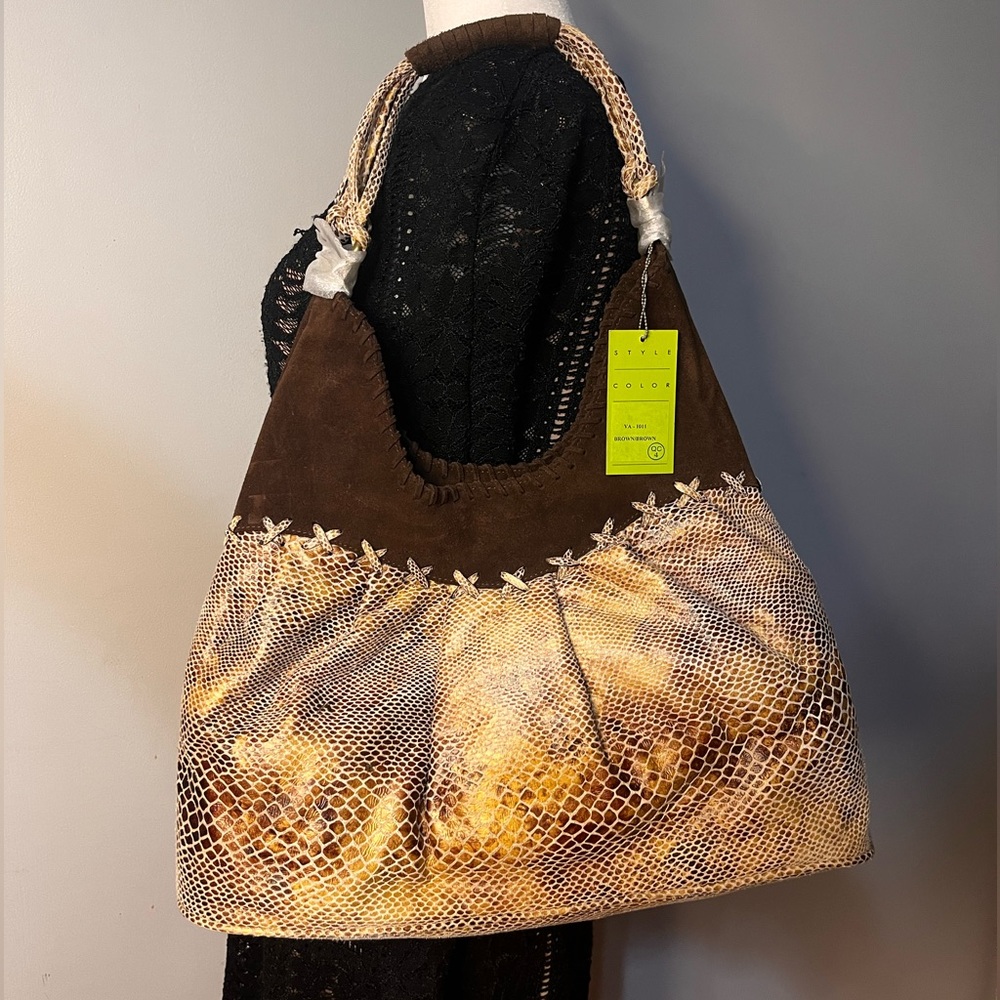 NWT Labella Shoulder Purse with Snap Closure!!